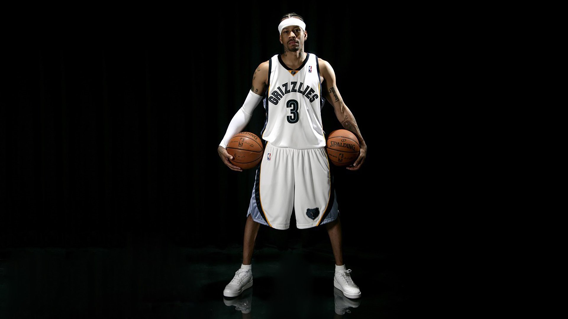 乔·莫伊:凭借他强悍的对抗和团队协作能力,成为全黑队进攻和防守的核心支点