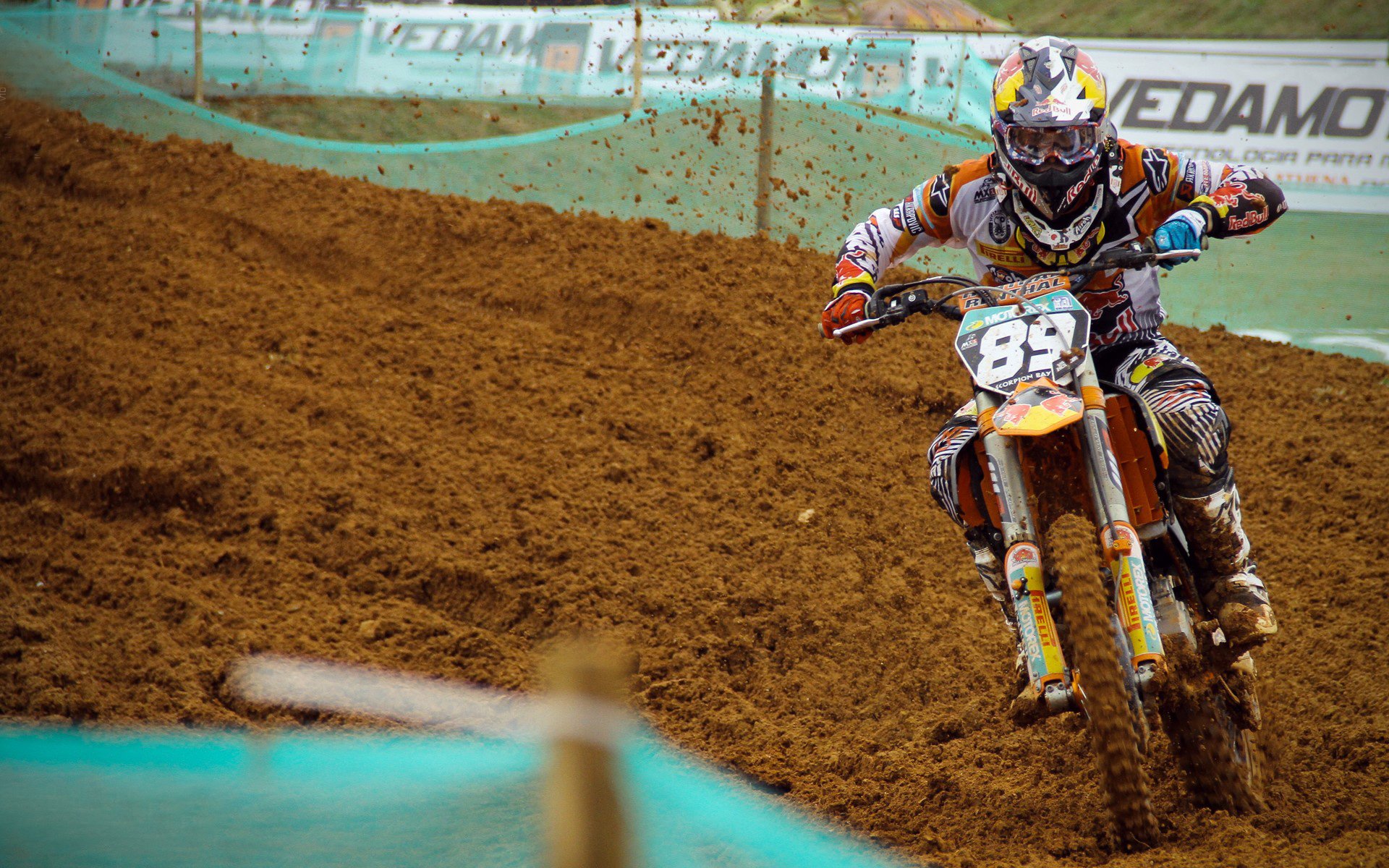 乔·莫伊:凭借他强悍的对抗和团队协作能力,成为全黑队进攻和防守的核心支点